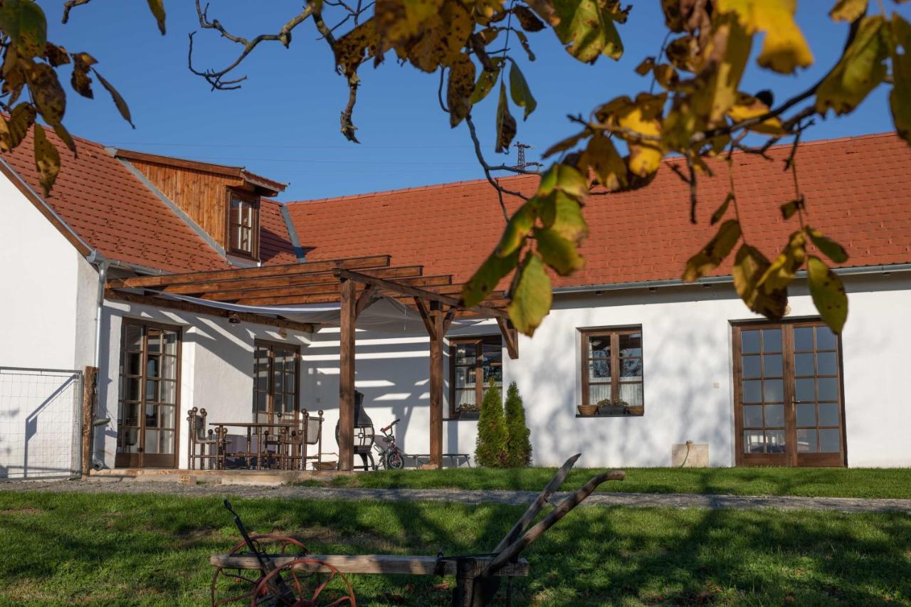 Hotel Kishosszuret Vendeghaz Pécsvárad Exterior foto