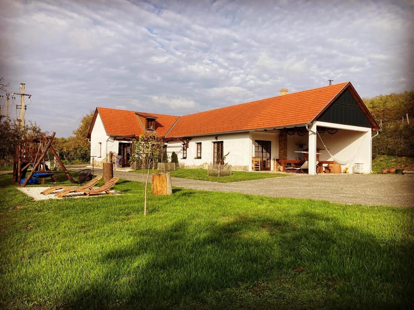 Hotel Kishosszuret Vendeghaz Pécsvárad Exterior foto
