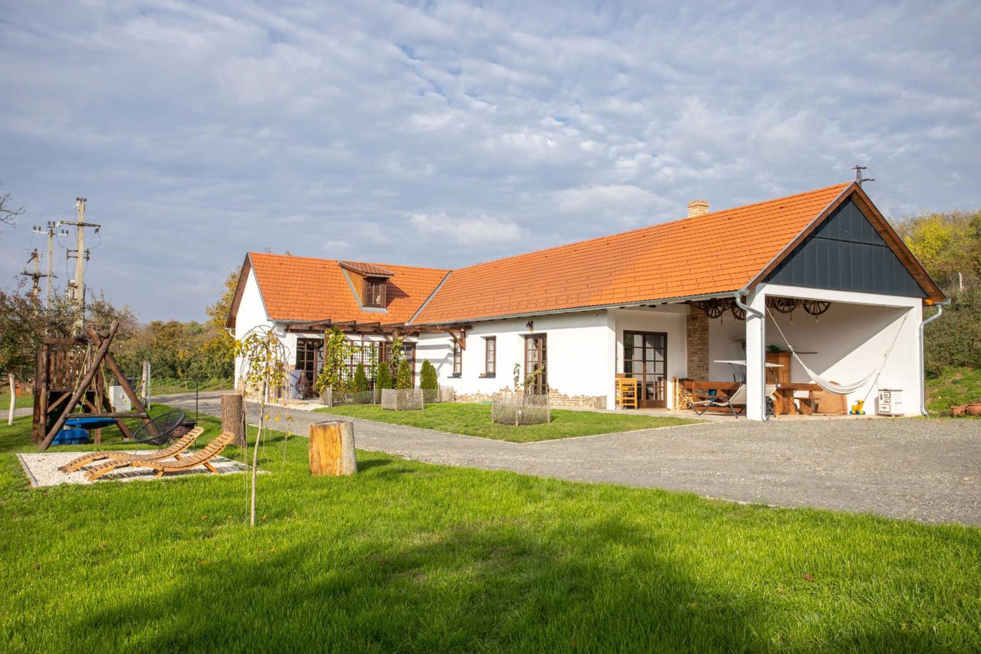Hotel Kishosszuret Vendeghaz Pécsvárad Exterior foto